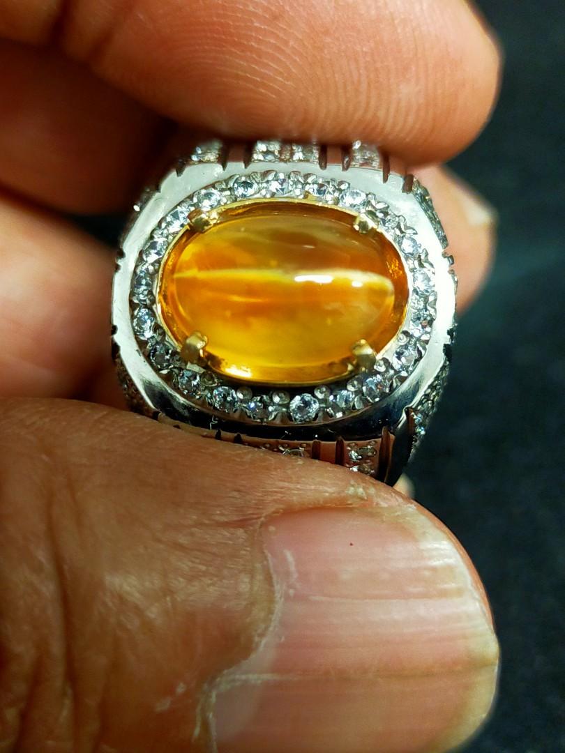 Cat's eye opal hotsell