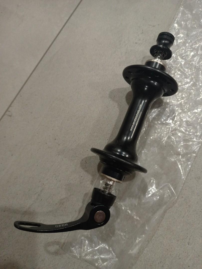 Novatec front hub, Sports Equipment, Bicycles & Parts, Parts