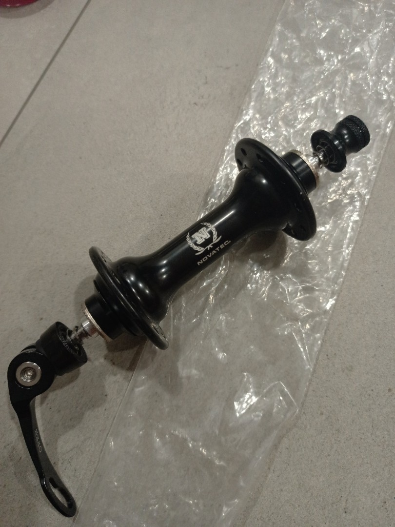 Novatec front hub, Sports Equipment, Bicycles & Parts, Parts