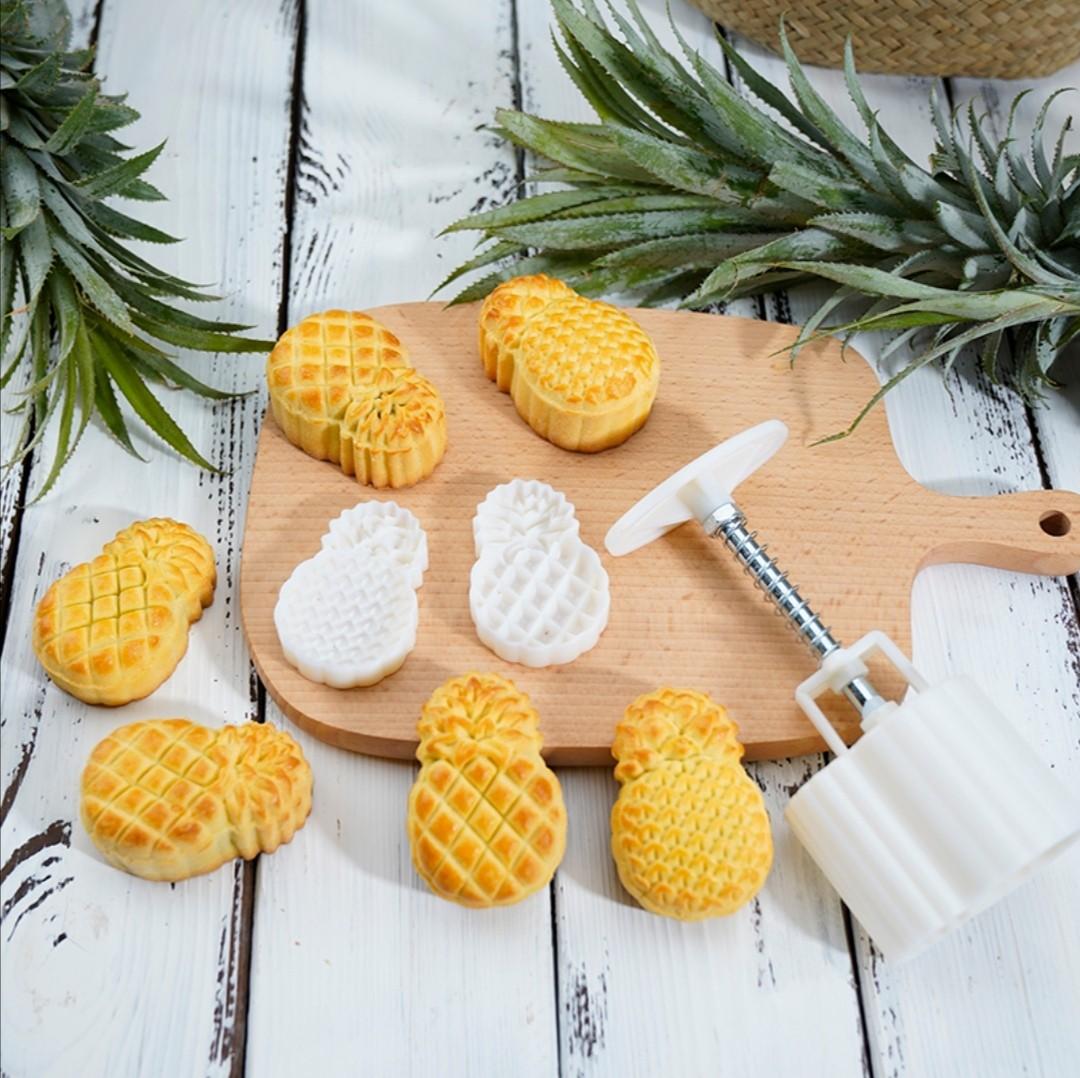 Pineapple Tart mold, Furniture & Home Living, Kitchenware & Tableware