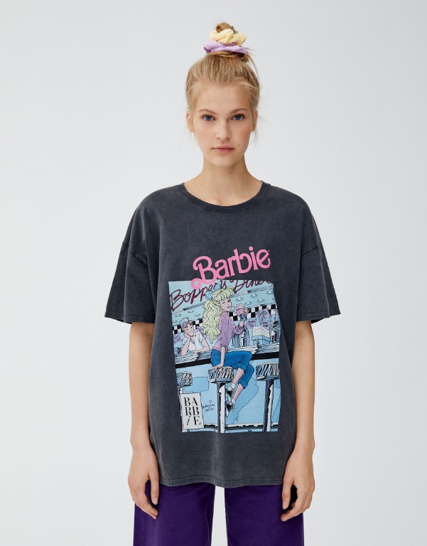 Barbie t shirt pull and bear 2025