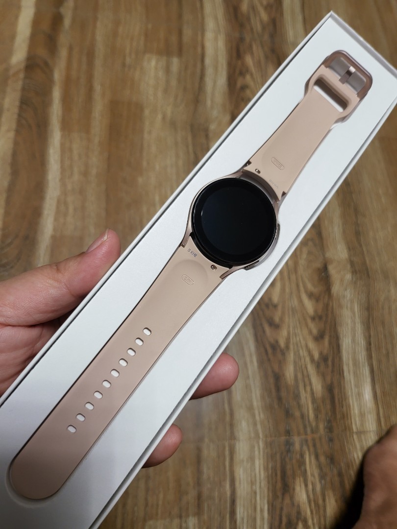 Samsung watch 4 pink gold 40mm with receipt under my name still under