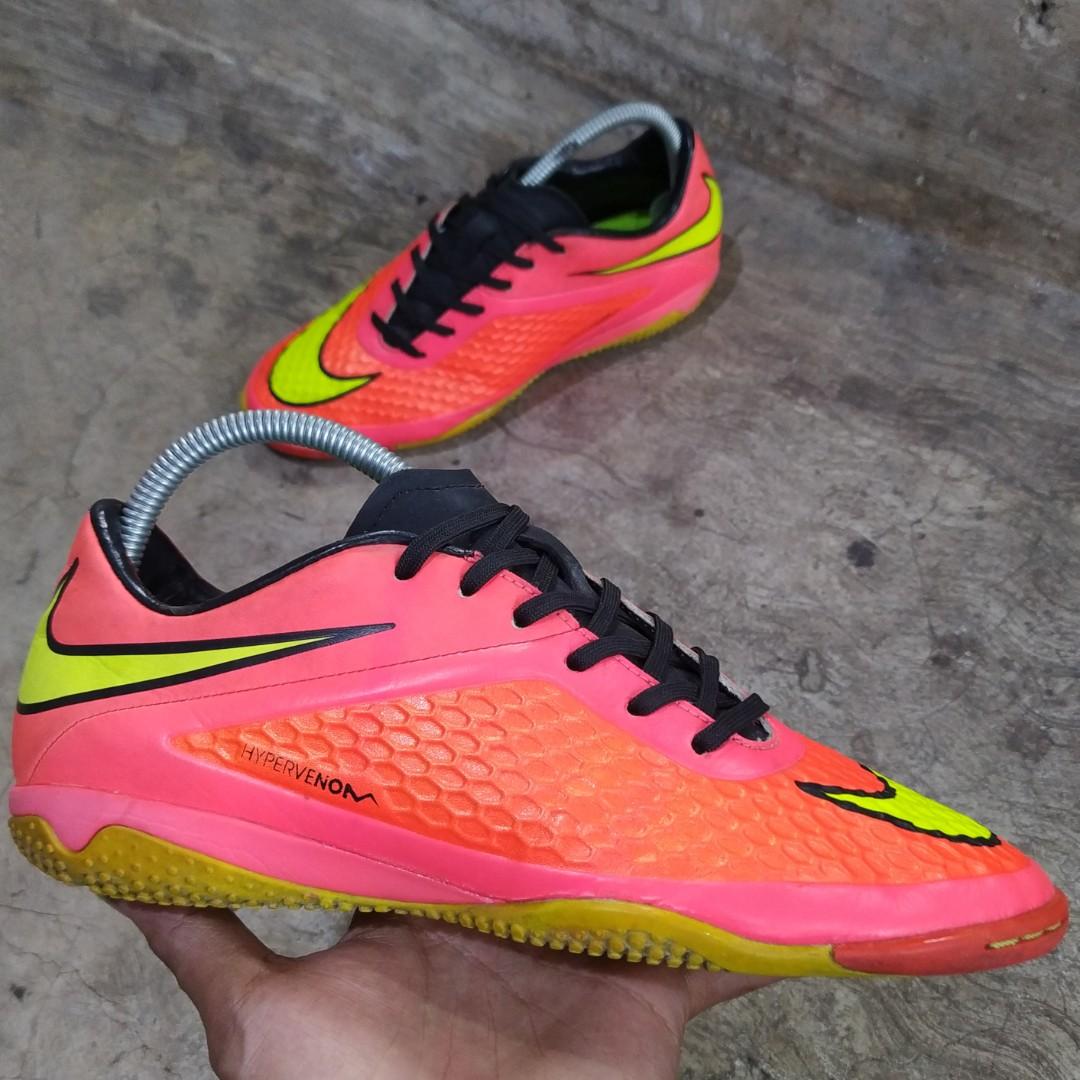 Sepatu bola futsal nike hypervenom shop