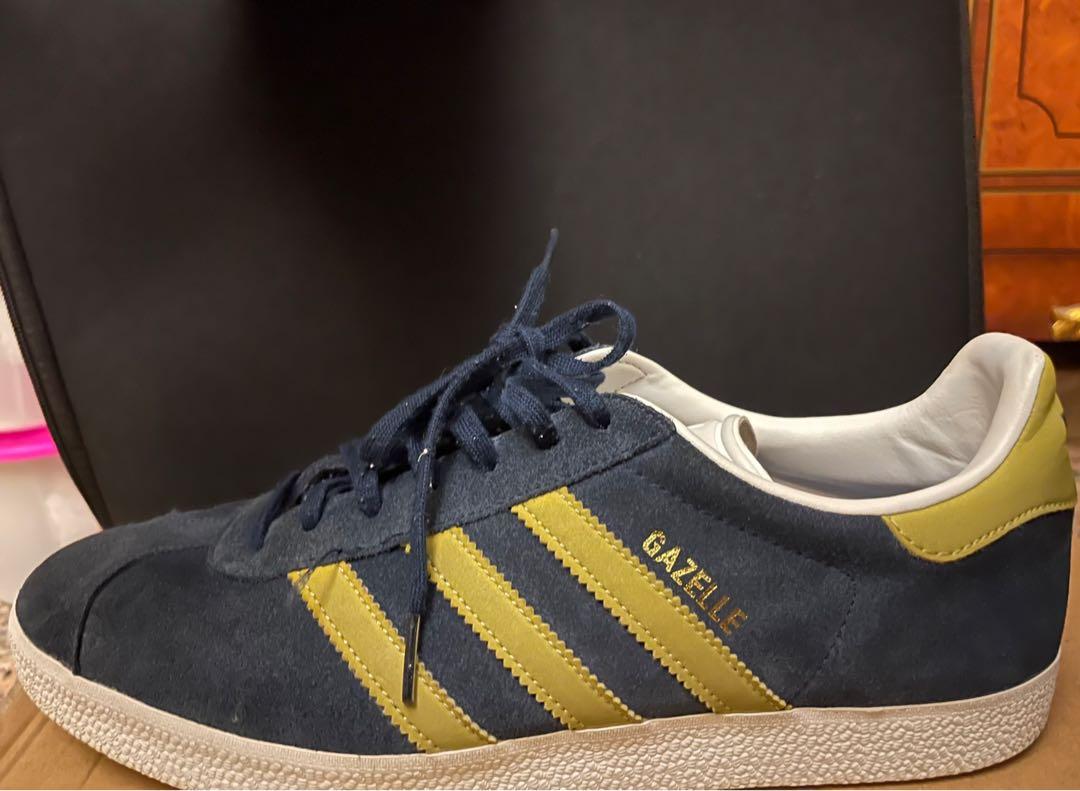 Gazelle sneakers in navy blue and yellow online