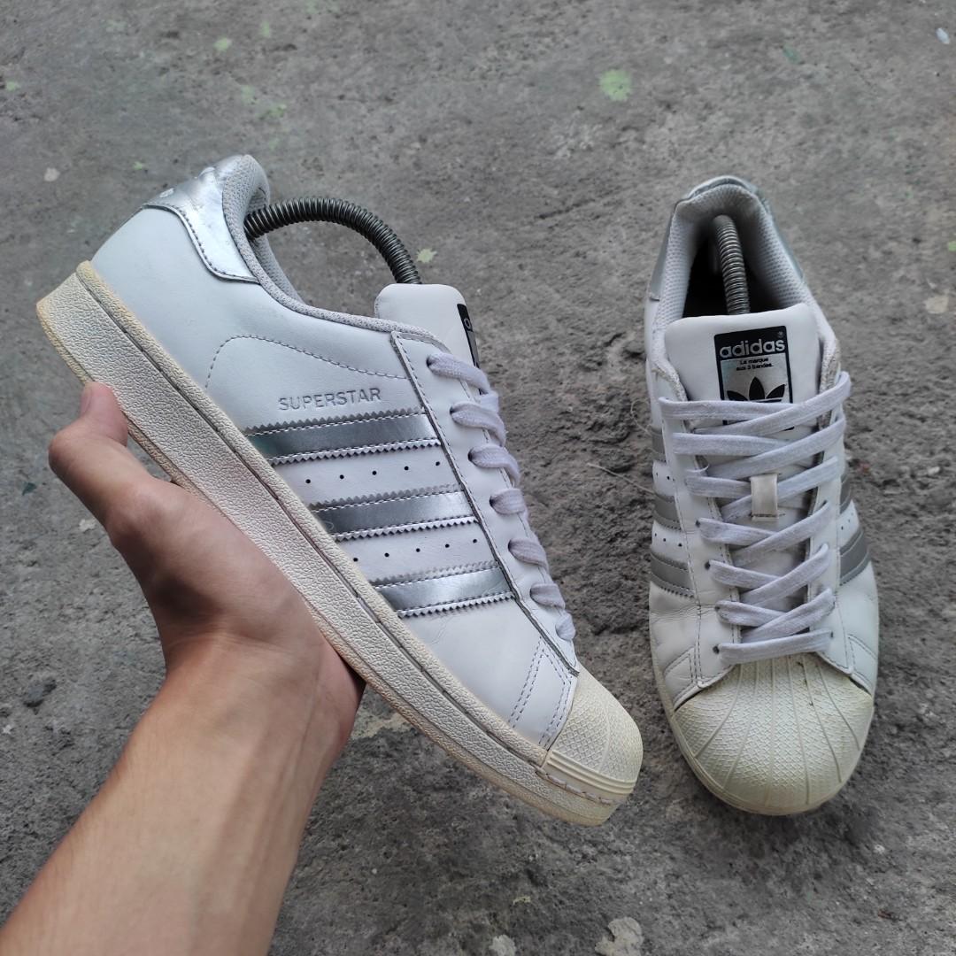 Adidas superstar 2025 white-silver embossed-white