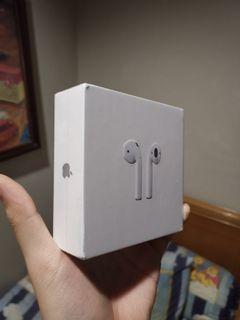 (Brand New Sealed) Apple Airpods (2nd Gen) with charging case