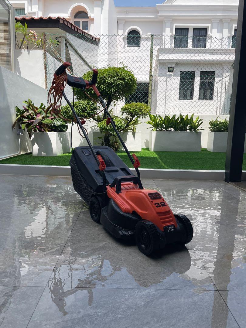 Black and decker online lawn mower 32cm