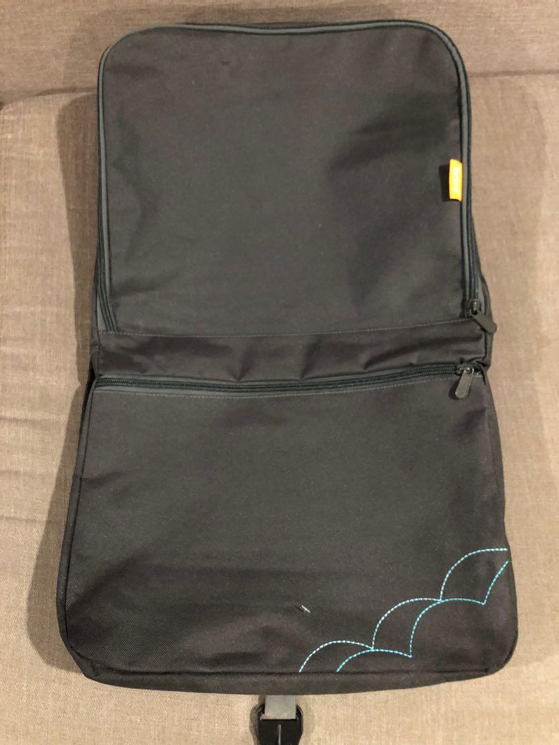 Car seat organizer with tablet viewer online