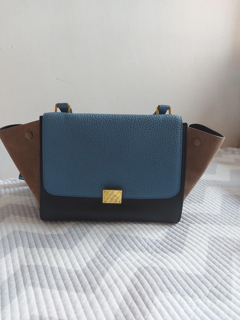Celine trapeze bag （分類：手袋及銀包）位於 Hong Kong。 由 allthingssoldarenice 提交（商品編號 1133963506，圖片 3）。簡介： well used Celine Trapeze bag very chic can be worn on shoulders with dust bag。