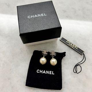 Chanel Pearl Earrings 珍珠耳環