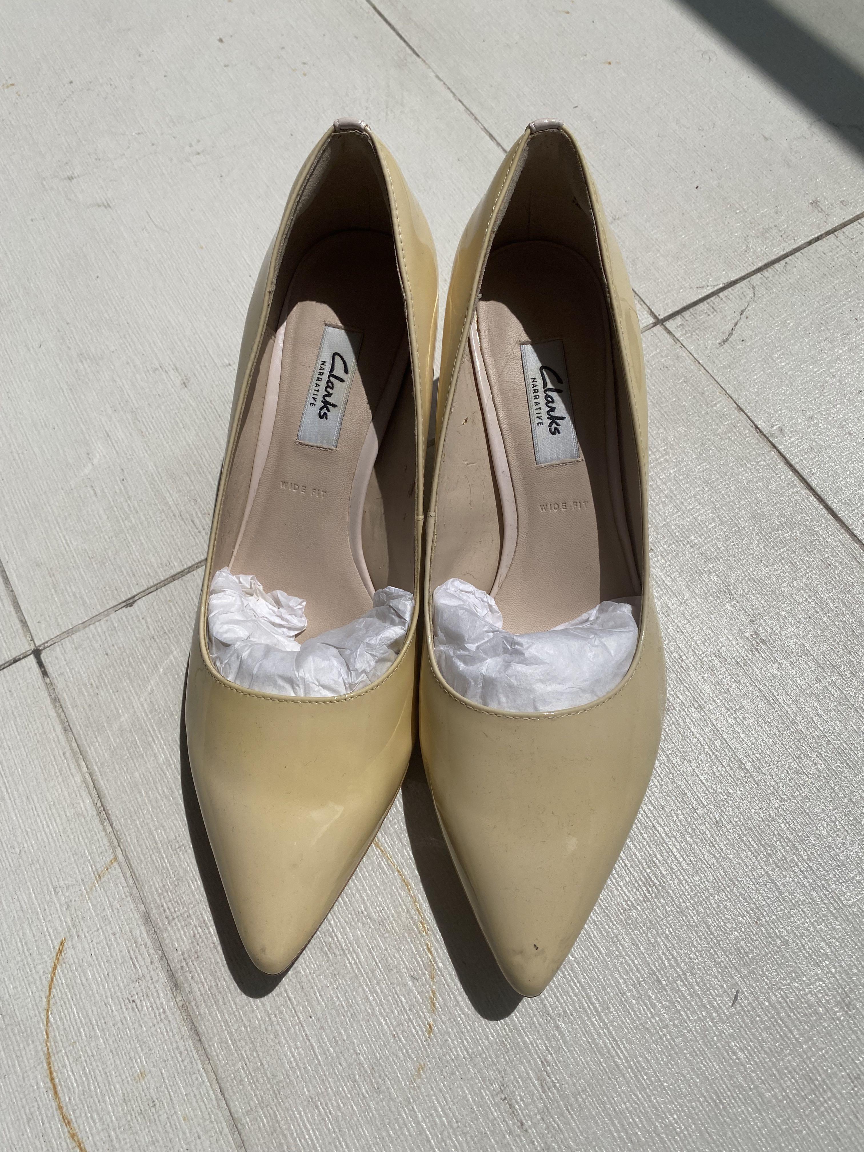 Clarks shop heels yellow