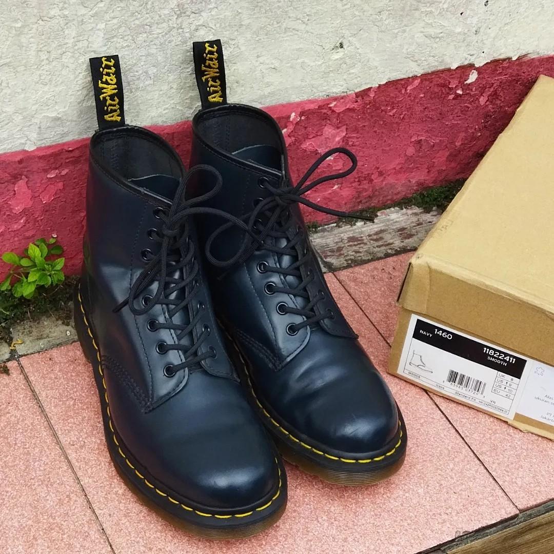 navy smooth dr martens