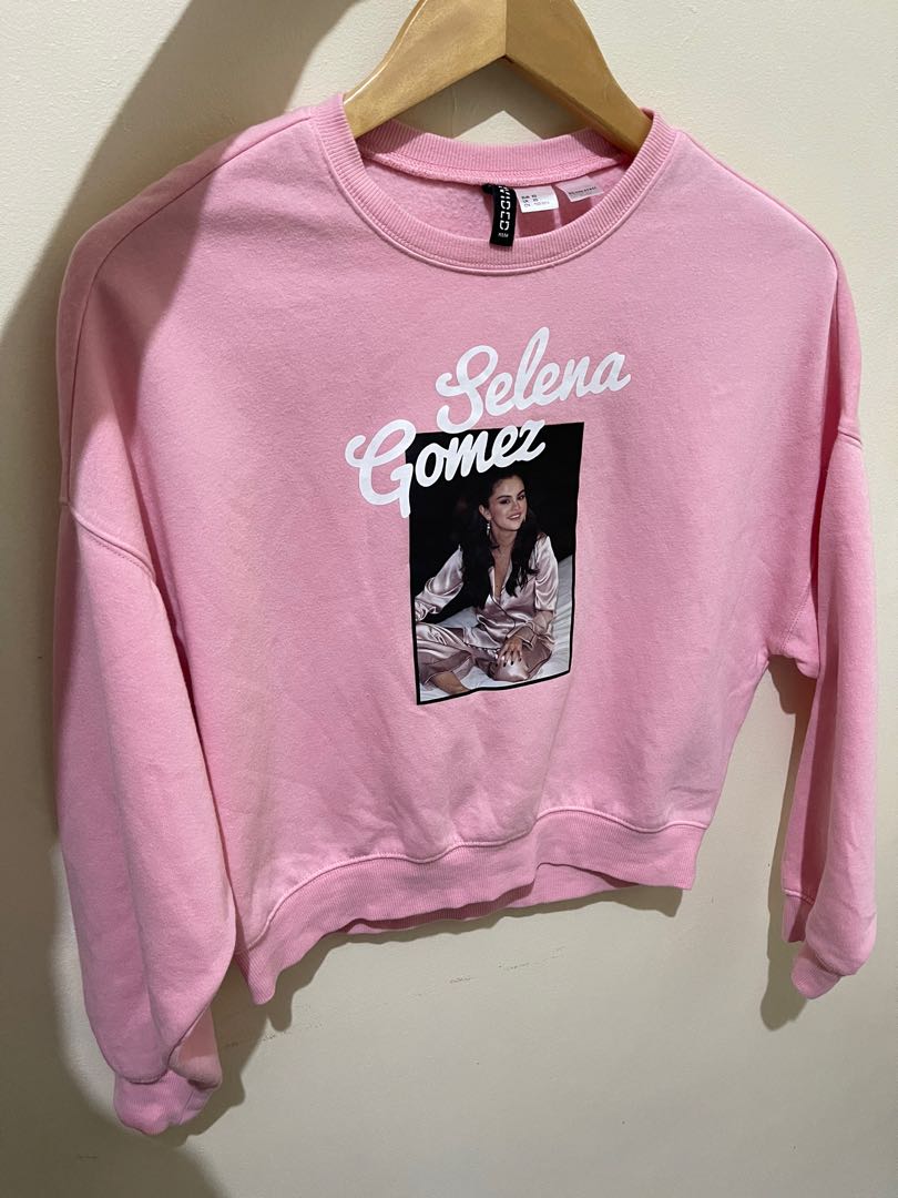 Hu0026M Selena Gomez Sweater, Women's Fashion, Tops, Longsleeves on Carousell