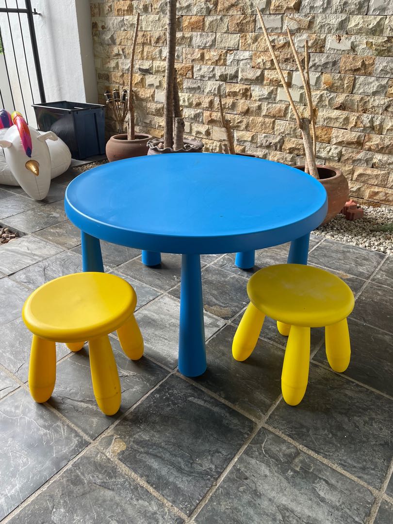 Ikea kids table and stools outlet