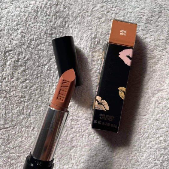 Kylie jenner Matte lipstic (Category: Makeup) located in Paranaque City. Submitted by FLess.ph (Listing ID 1134018143, Image 1). Description: Brand new and Authentic. US bought.