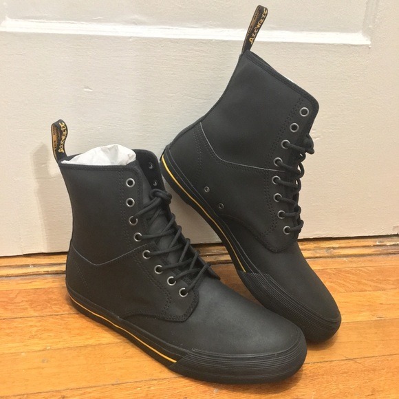 Like New Dr Martens Winstead Unisex Leather Boot UK 7 US 8 EU