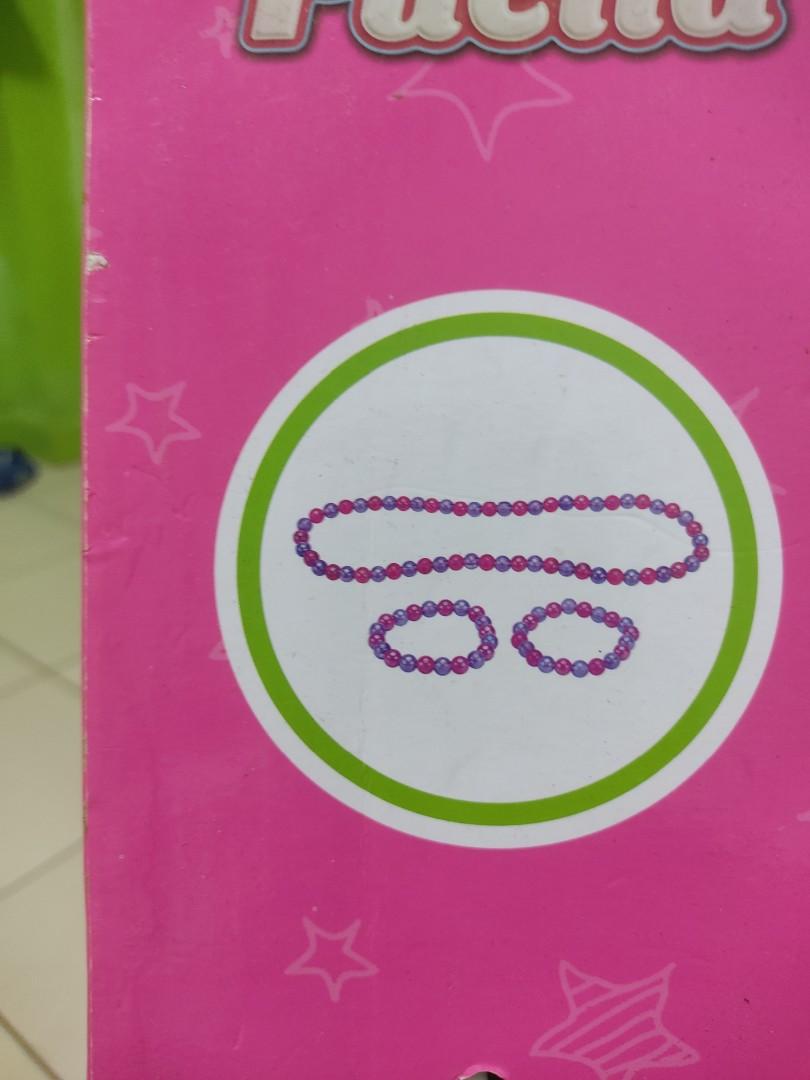 Makeup Vanity Set (Category: Makeup) located in Antipolo. Submitted by luckycharmed (Listing ID 1134096215, Image 3). Description: Incomplete no necklace na at isa nlng ung lipstick pati ung 2 tali ng buhok pero pwede ko naman palitan yun....