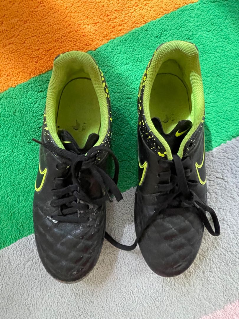 tiempo soccer boots