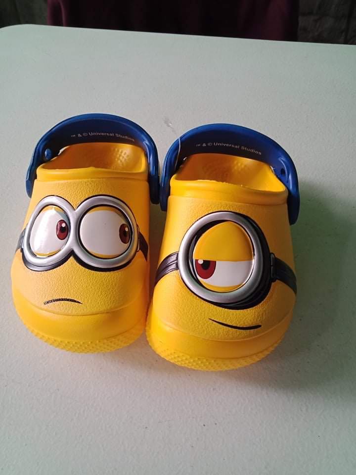 Crocs deals minions original