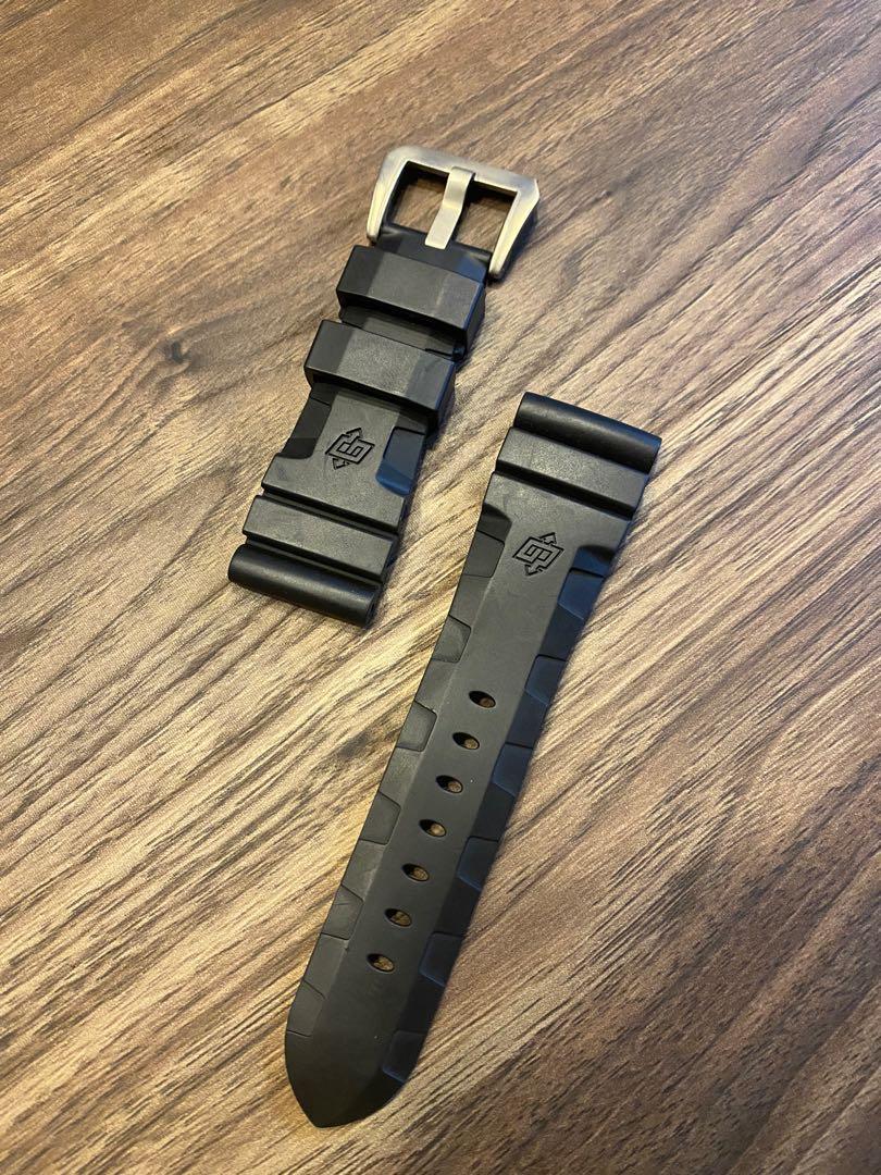 Panerai accordion rubber strap top