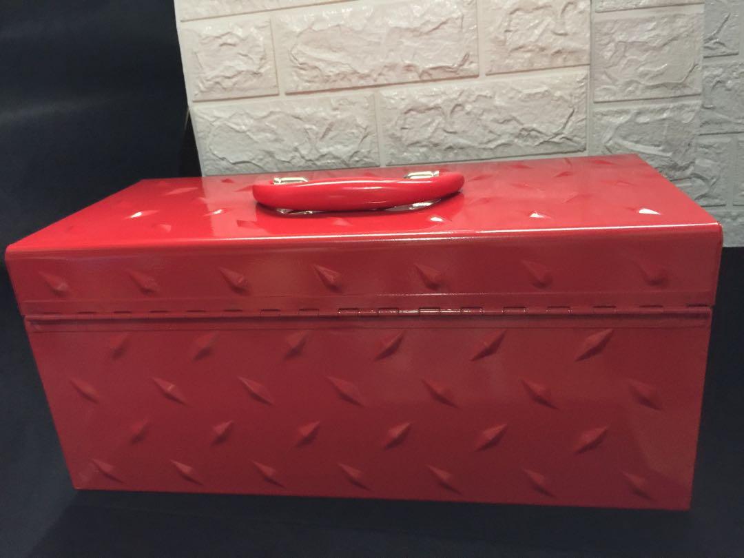 supreme diamond plate tool box, Furniture & Home Living, Home