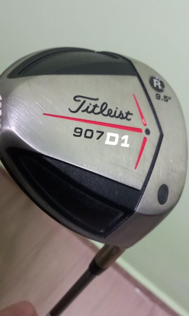Driver Titleist 907 D2 - Main Droite, Flexion Raide (Stiff) - Occasion Bon État