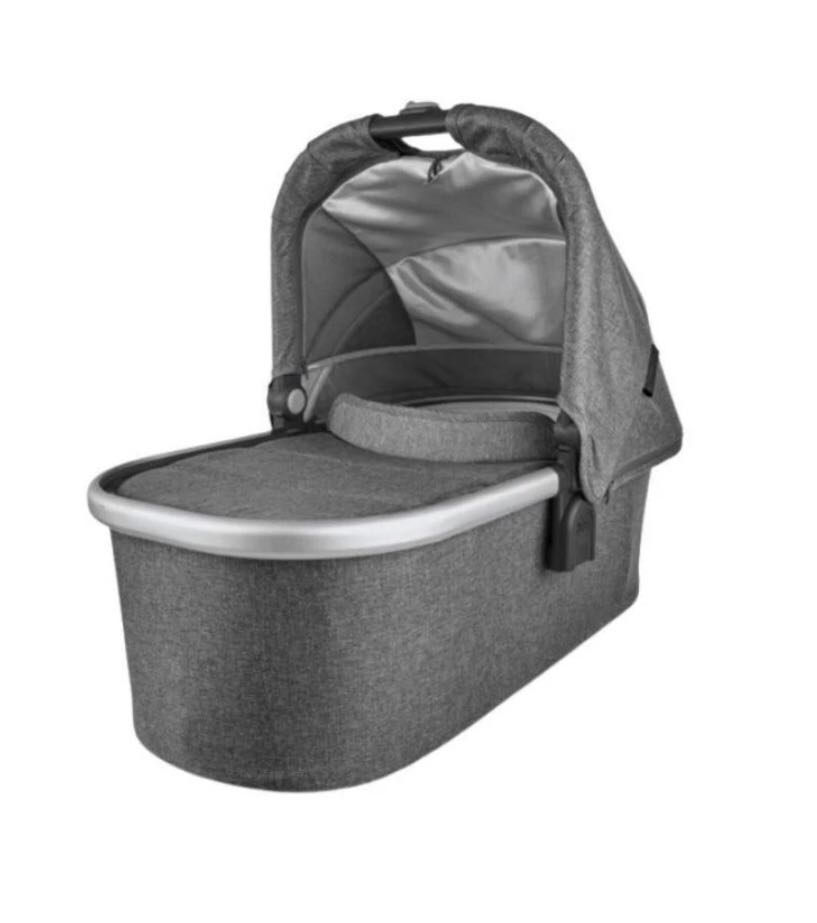 using uppababy bassinet