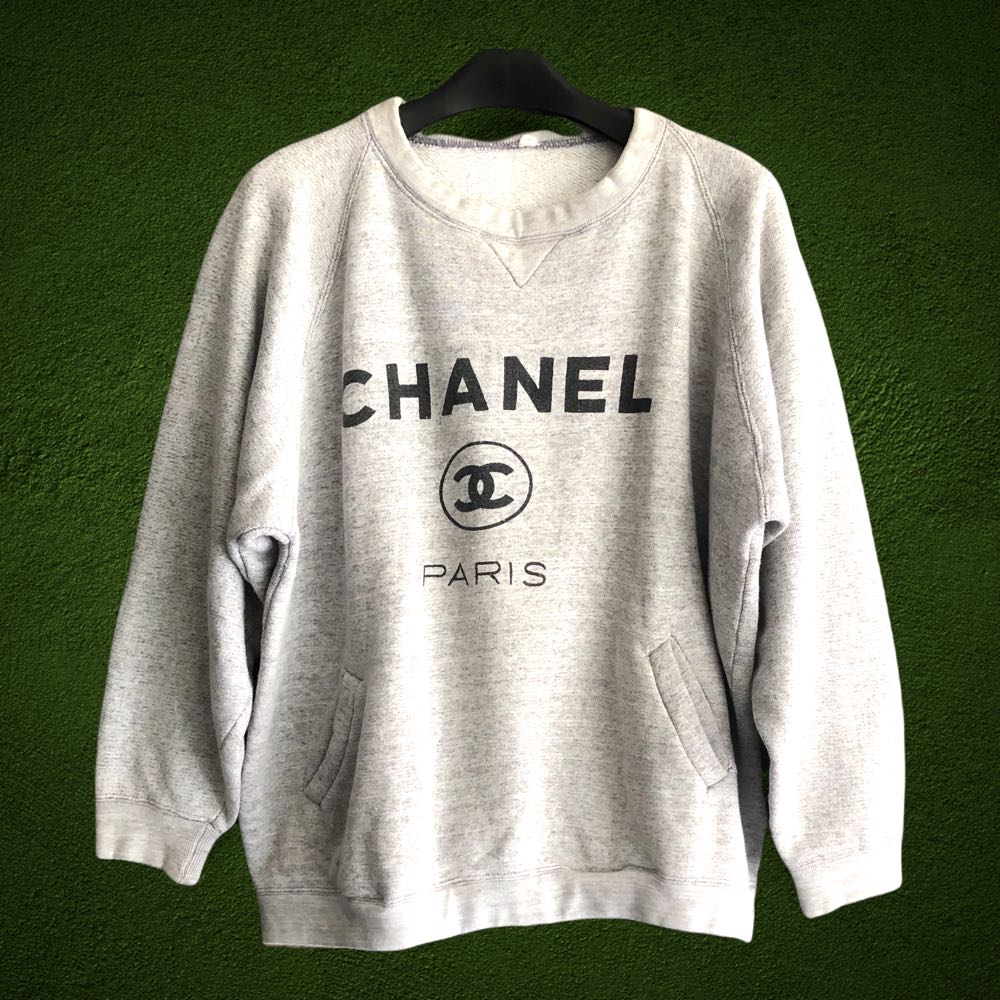 Vintage Chanel Sweatshirt, Fesyen Wanita, Pakaian Wanita, Atasan di  Carousell