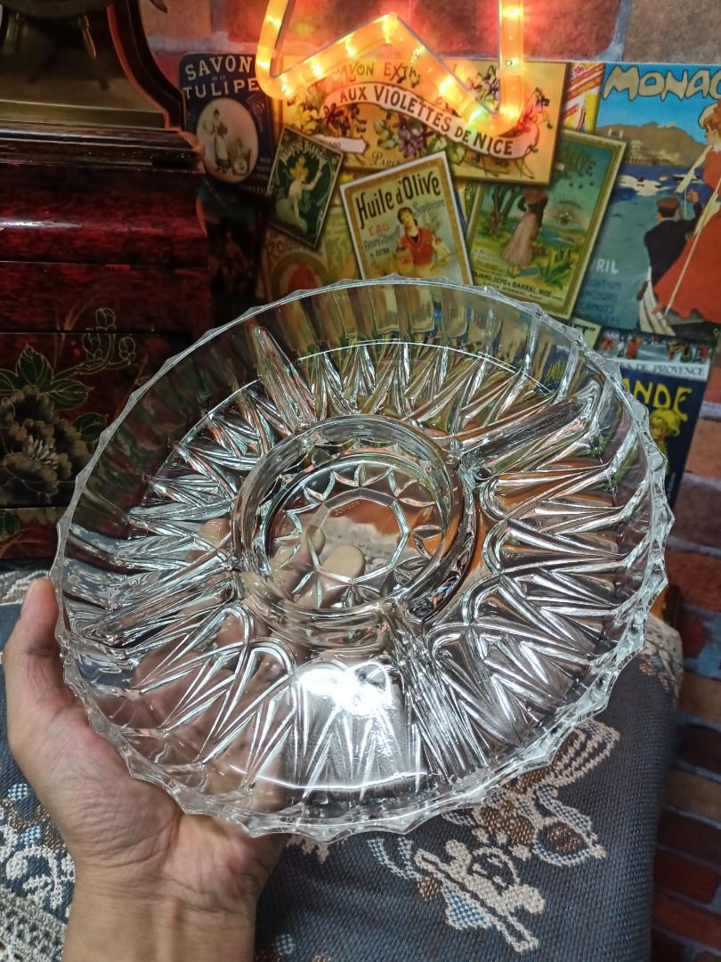 Nibbles outlet serving dishes