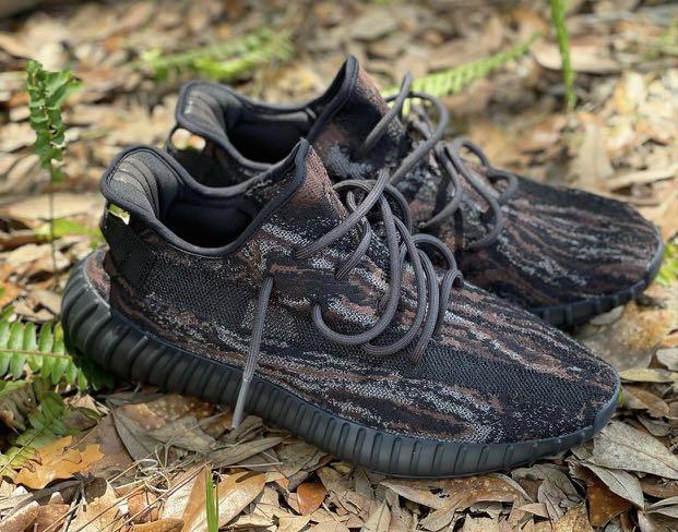 Yeezy Boost 350 V2 MX Rock, Men's Fashion, Footwear, Sneakers on Carousell