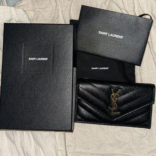 YSL - Saint Laurent MONOGRAM FRAGMENTS FLAP CARD CASE IN QUILTED GRAIN DE POUDRE EMBOSSED LEATHER