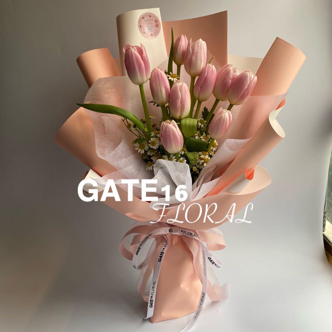 預訂鮮花花束 求婚花束 生日花束 畢業花束 母親節花束 送別花束 10枝粉紅色鬱金香花束 可選1種配花 純鬱金香 花材 10枝粉紅色鬱金香 雛菊 早鳥價 428 花束高度約39cm 花束專用袋 15 心意卡 生日插牌 8 鮮花保鮮劑 2 包 10 6包