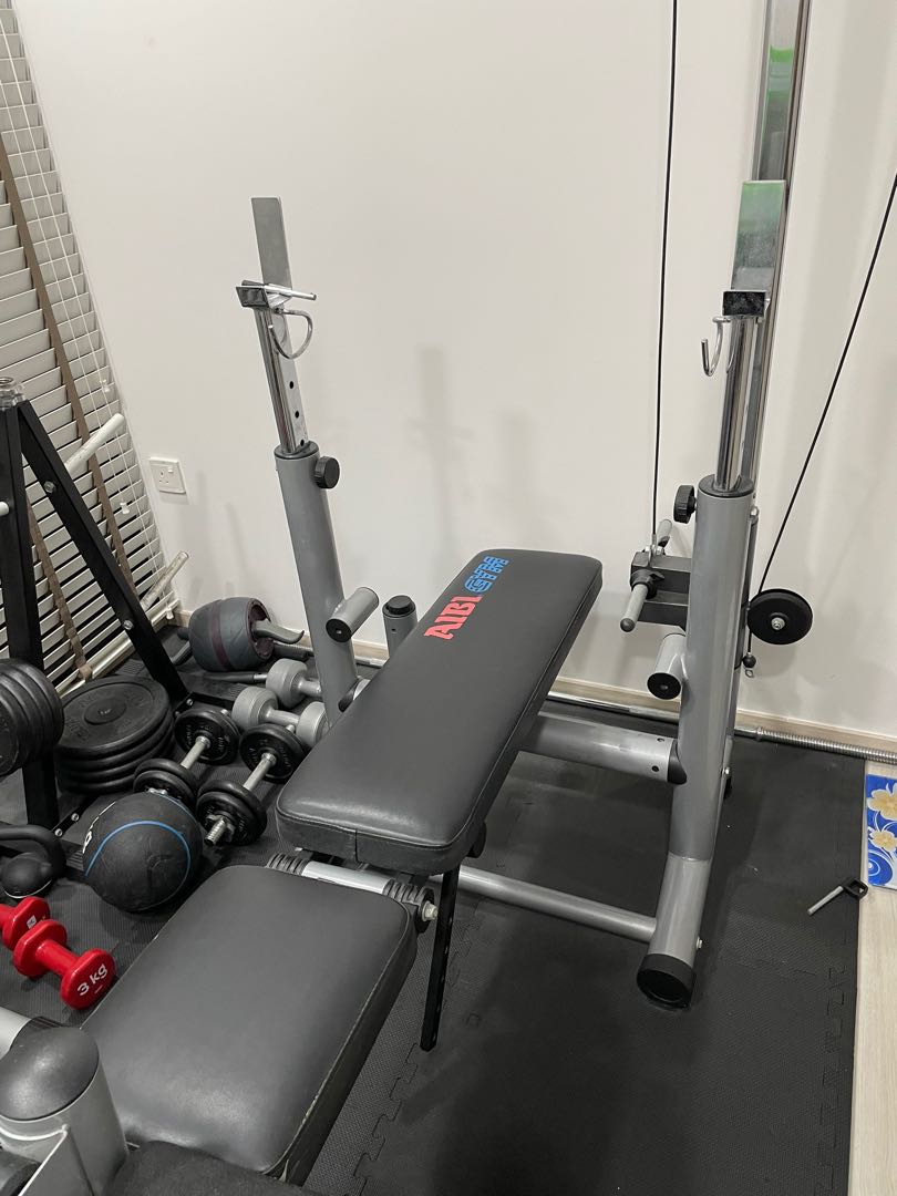 kook een maaltijd fluctueren Berekening Aibi Bench Press with Leg Extension + Lat pull (Transport can be arranged  if deal in Jurong), Sports Equipment, Exercise & Fitness, Weights &  Dumbbells on Carousell