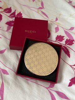 BNIP GUCCI Compact mirror with monogram embossed