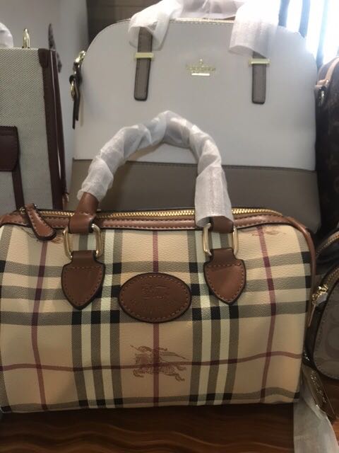 Burberry Doctors Bag, Luxury, Bags & Wallets on Carousell
