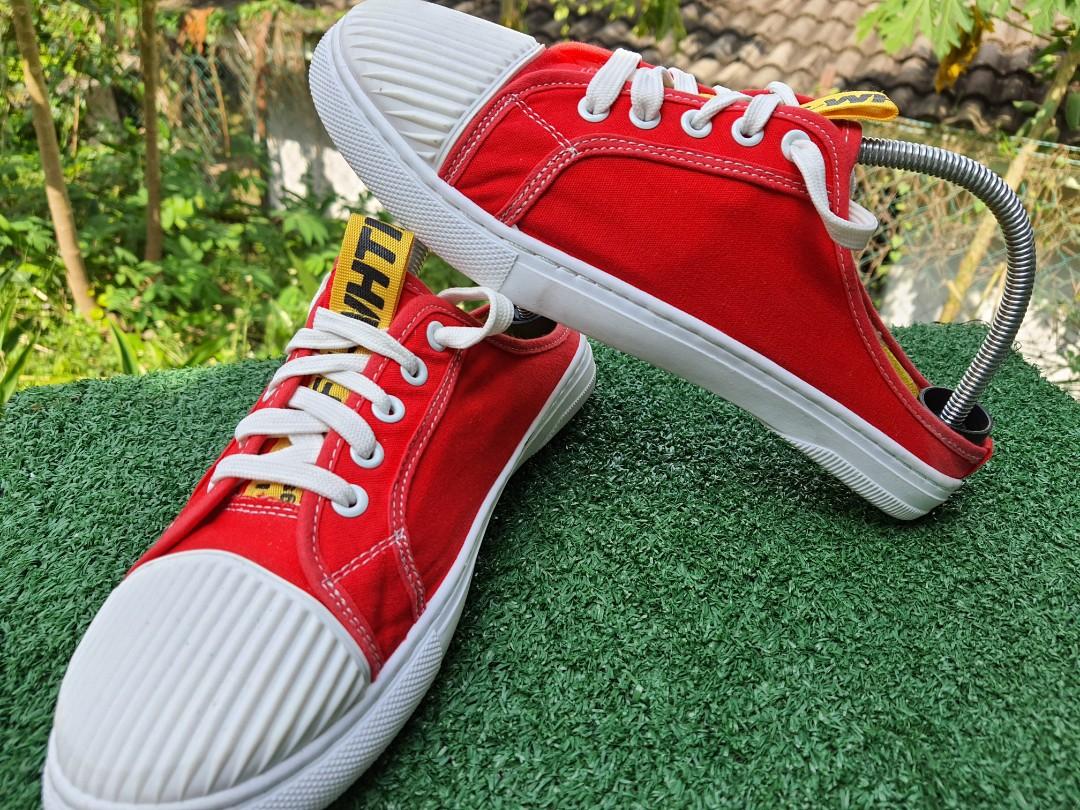Half canvas shoes store