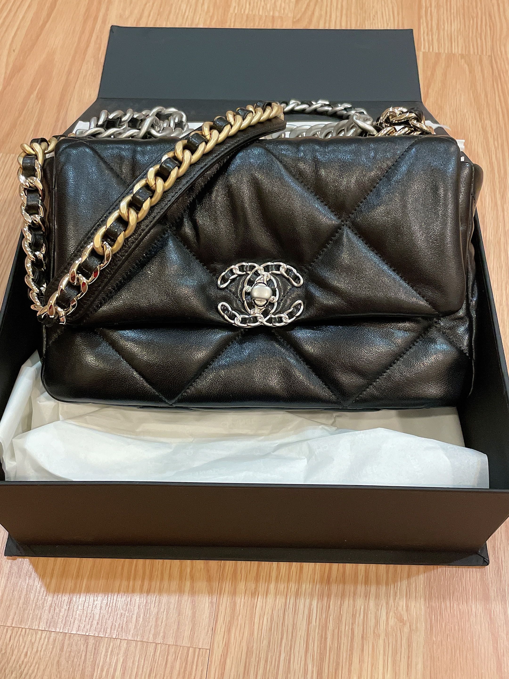Chanel 19 Flap Bag 26cm AS1160 Silver Hardware Goatskin Leather Fall/Winter  2021 Collection, Black