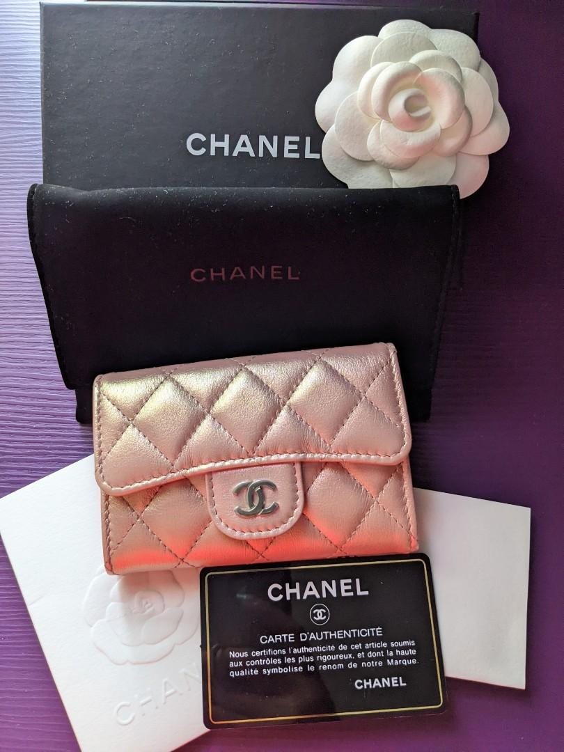 CHANEL 21K Iridescent Pink Calf Skin Flat Card Holder Silver Hardware –  AYAINLOVE CURATED LUXURIES