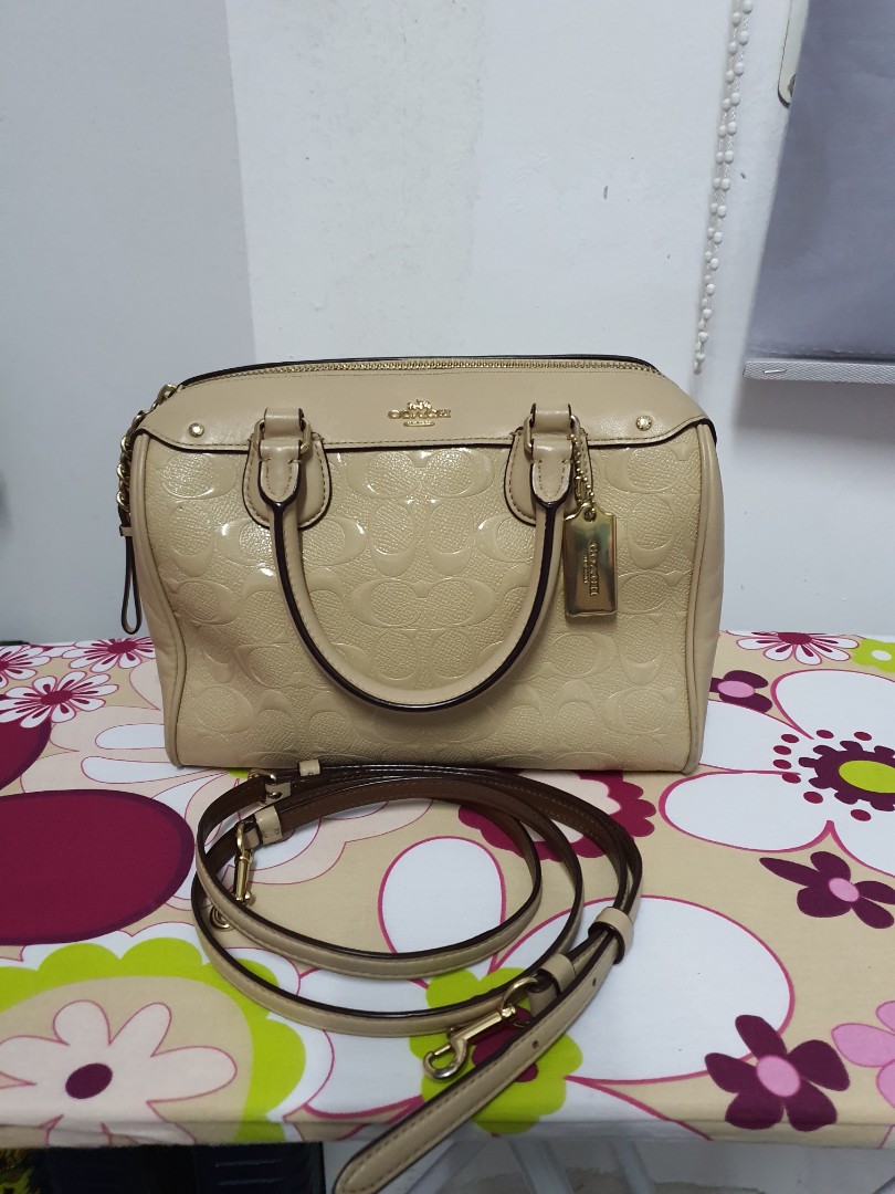 coach bennet debossed, Women's Fashion, Bags & Wallets, Clutches on  Carousell