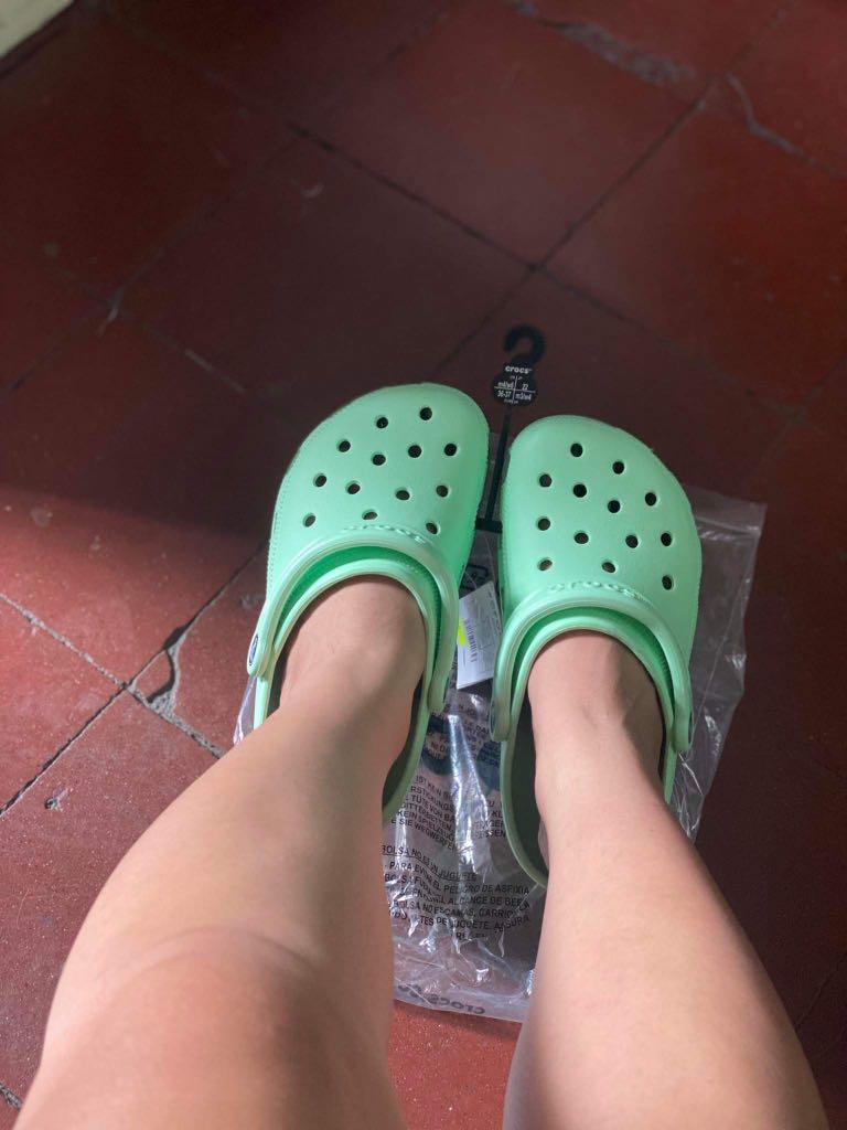 CROCS NEO MINT GREEN CLASSIC W6 M4