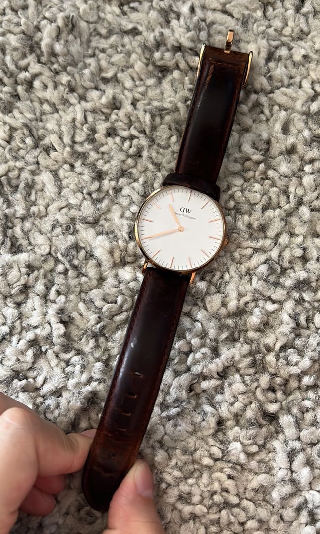 Daniel wellington outlet battery price