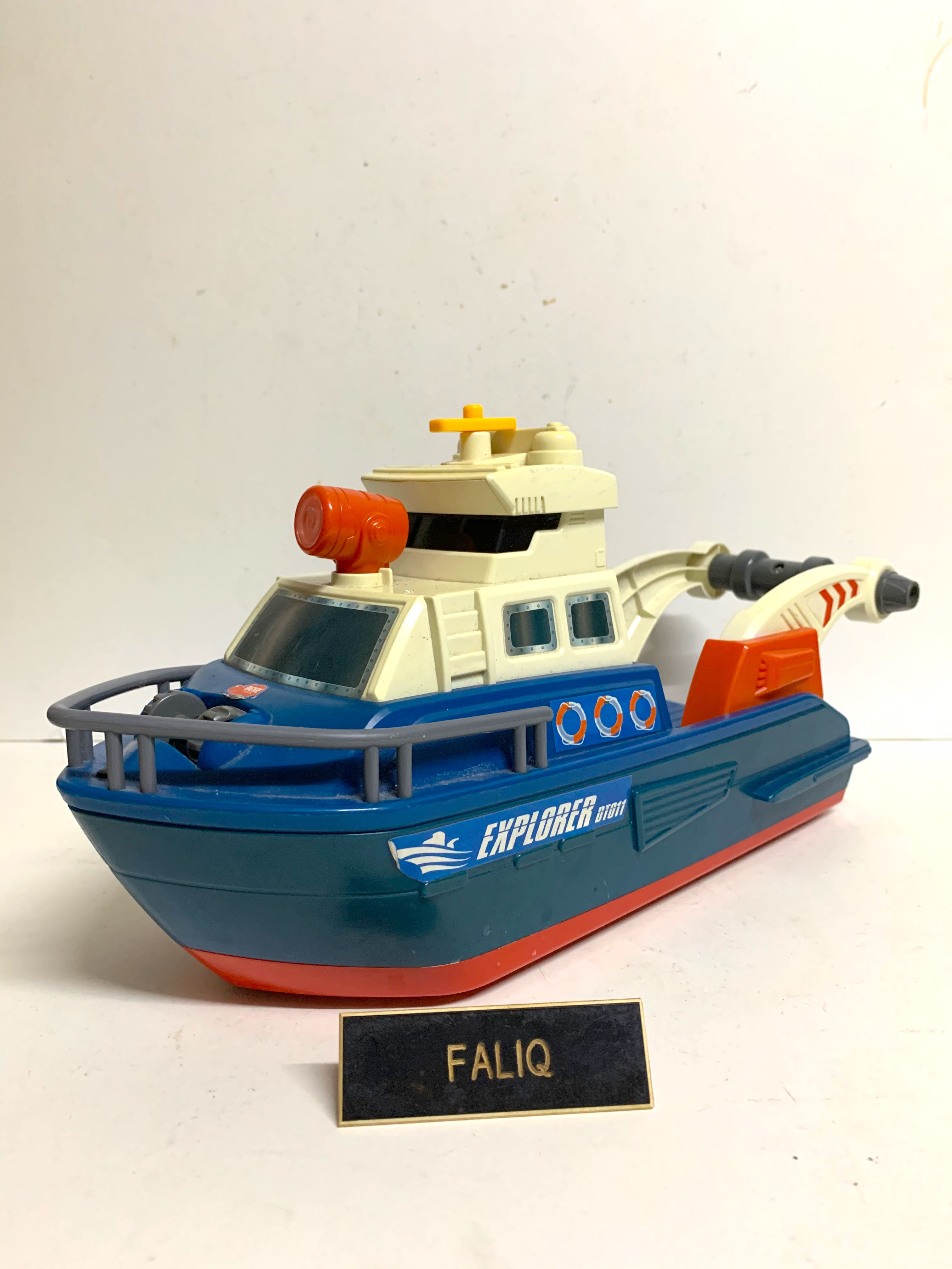 Dickie Toys Explorer Boat