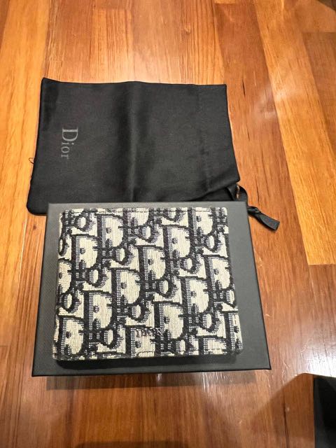 dior bifold wallet