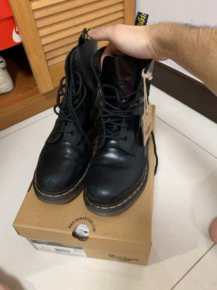 Dr Martens Boots 1460s pascal, Men's Fashion, Footwear, Boots on Carousell
