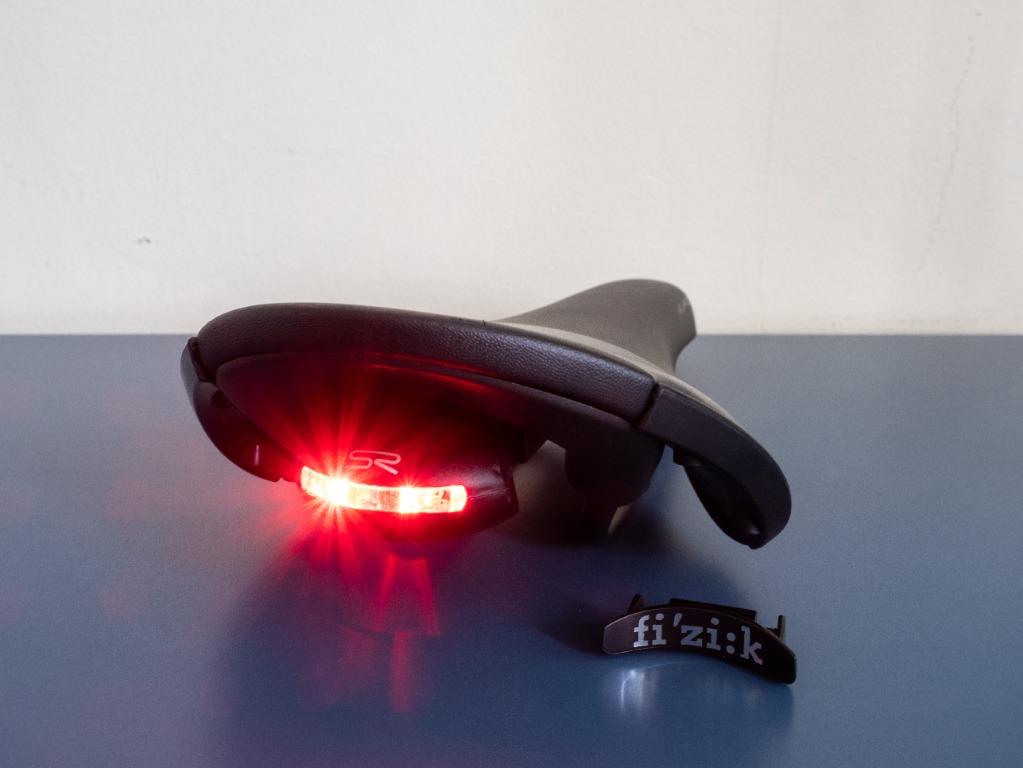 fizik saddle rear light