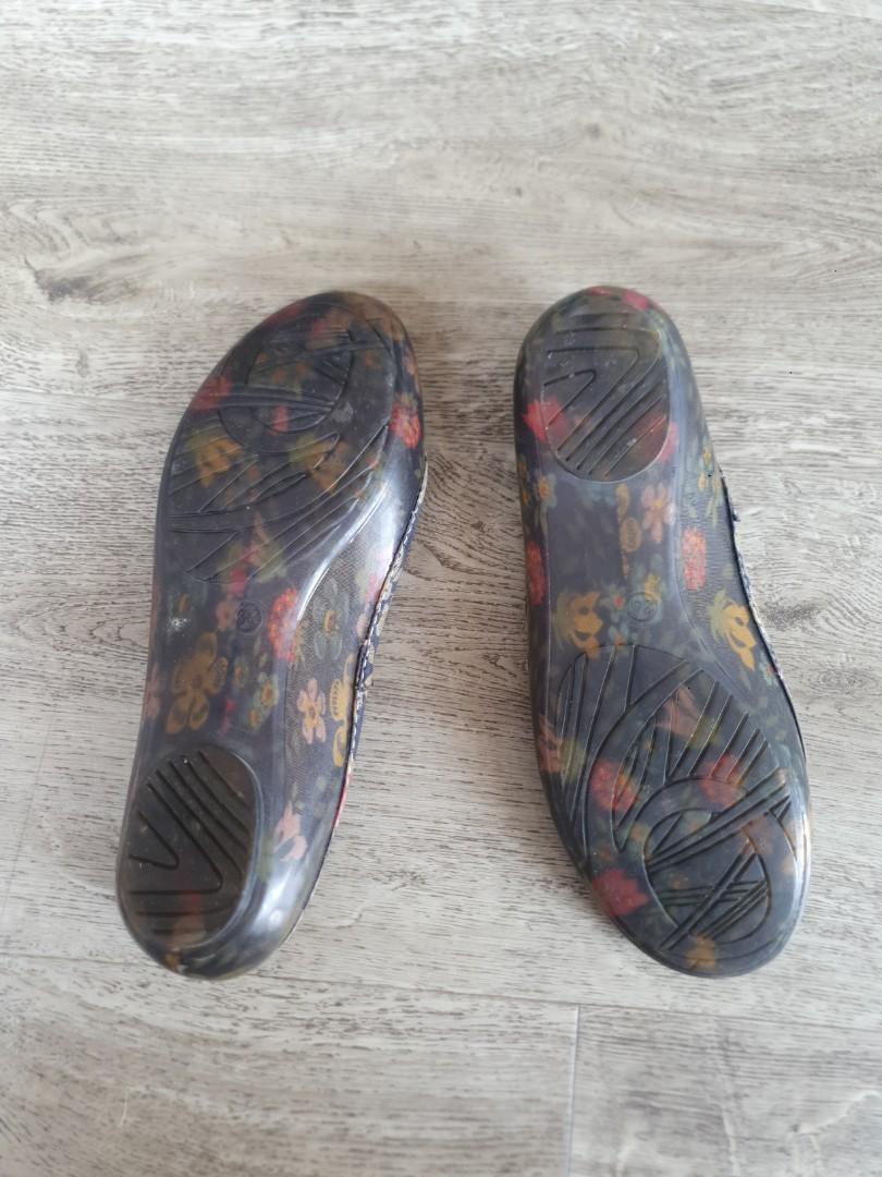 Free fish shoes hot sale