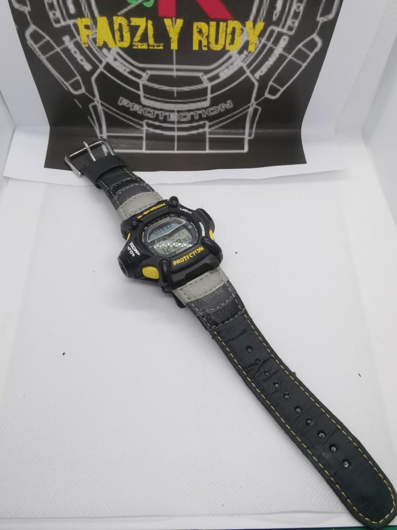 Gshock dw9100 Riseman (Category: Watches) located in Kuala Terengganu. Submitted by fadzly.rudy85 (Listing ID 1134215913, Image 2). Description: Gshock dw9100 Riseman Kondisi used Cermin tiada calar✅ Band ori jam (ad kesan pemakaian) Bezel custom Back Light ✅ Made in Japan Semua berfungsi dengan baik Jam + box hexagon + manual Harga nego sampi jadi.