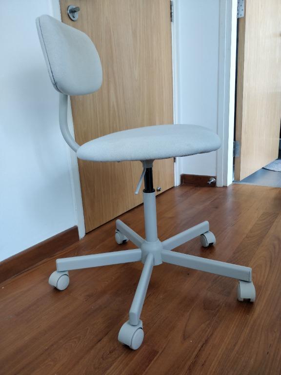 IKEA BLECKBERGET Swivel chair (Idekulla beige color), Furniture & Home