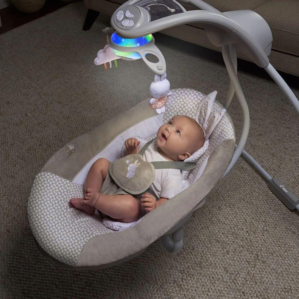 Moving cradle for store baby