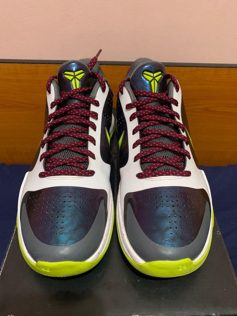 Kobe discount protro sizing